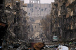 Ulica v sýrskom meste Deir ez Zor. Zdroj: www.telegraph.co.uk