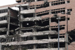 Belehrad, budova ministerstva obrany, zničená počas náletov v roku 1999: Zdroj: Wikipedia