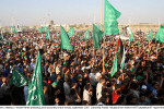 Stúpenci Hamasu v meste Rafah protestujú proti uzavretiu hraníc mesta, september 2007.