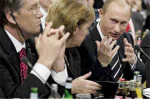 Viktor Juščenko, Angela Merkelová a Vladimír Putin. Zdroj: www.danas.co.yu
