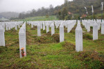 Hroby obetí masakry v Srebrenici. Zdroj: Picasaweb