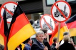 Účastníci protiislamského protestu v Nemecku. Zdroj: www..occupy.com